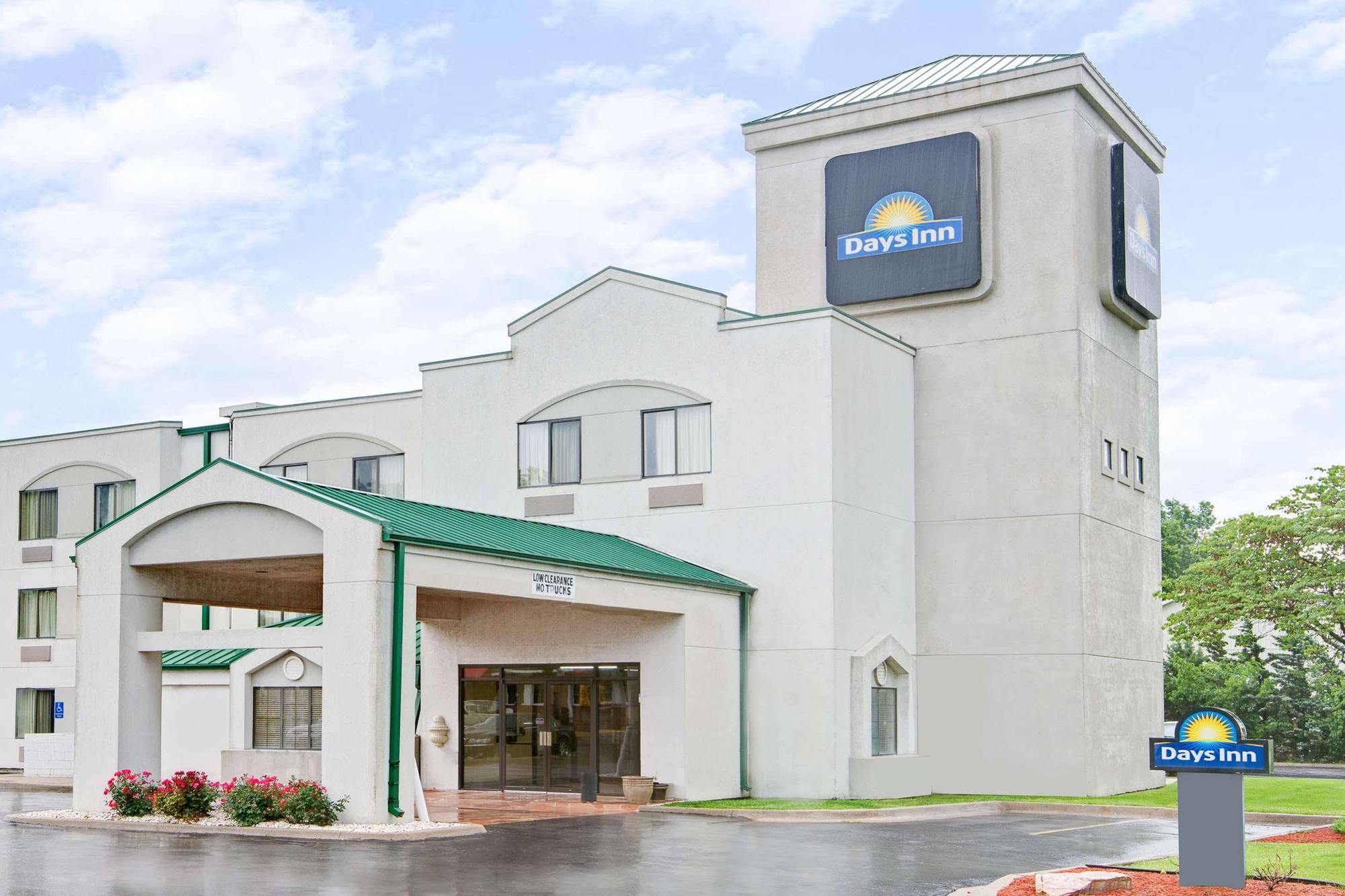 Days Inn By Wyndham Blue Springs Exterior foto